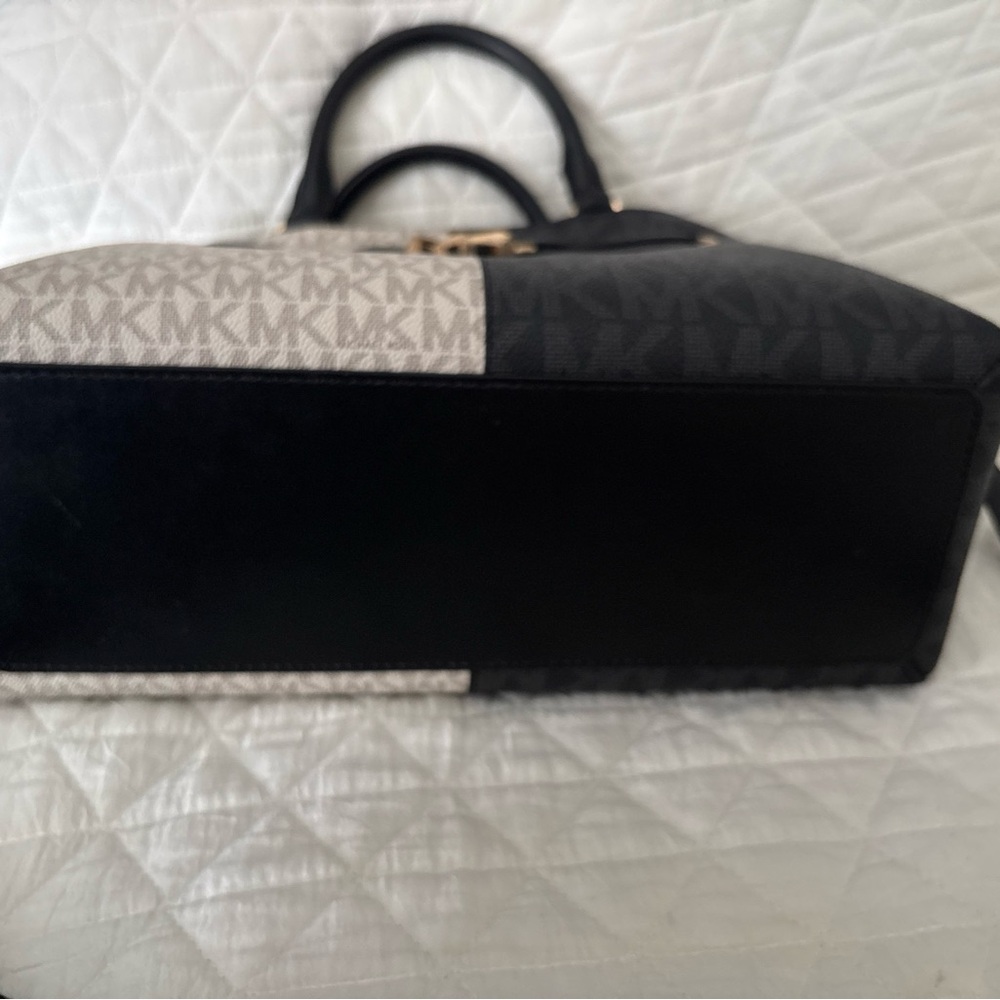 Michael Kors Reed TwoTone Large Bag Purse Black White(Vanilla) Gold Trim RARE - Picture 12 of 16